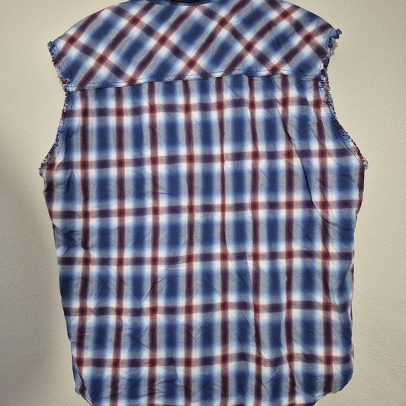 Blue and Red Casual Button Down Shirt with Plaid Pattern - Picture 3 of 3
